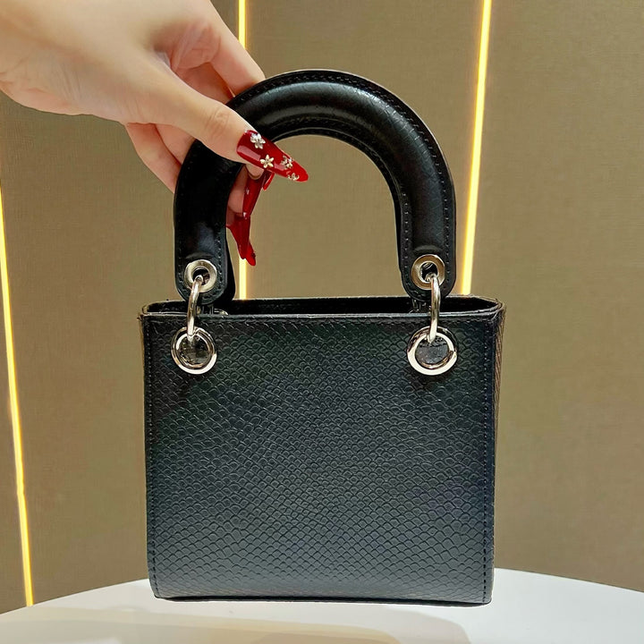 Stylish Snakeskin Textured Handbag