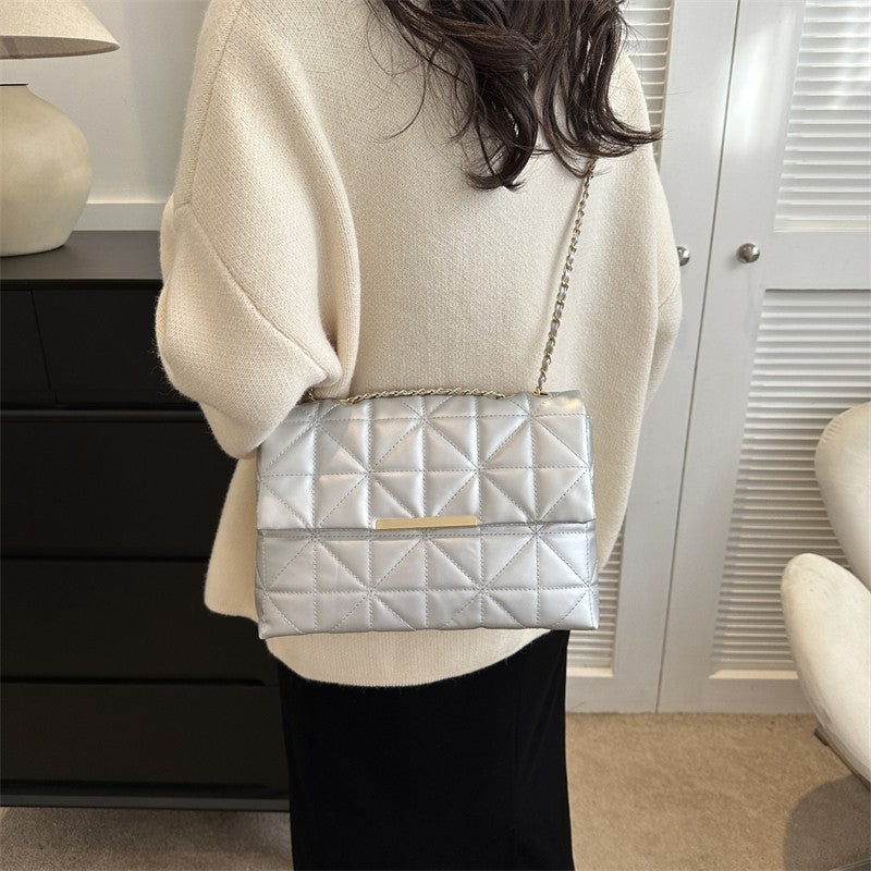Elegant Quilted Handheld Bag