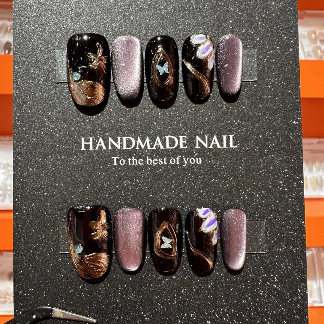 Artistic Handmade Press-On Nail Design Set