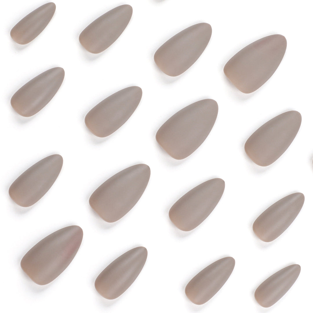 Artful stiletto nails in matte design Kalsten