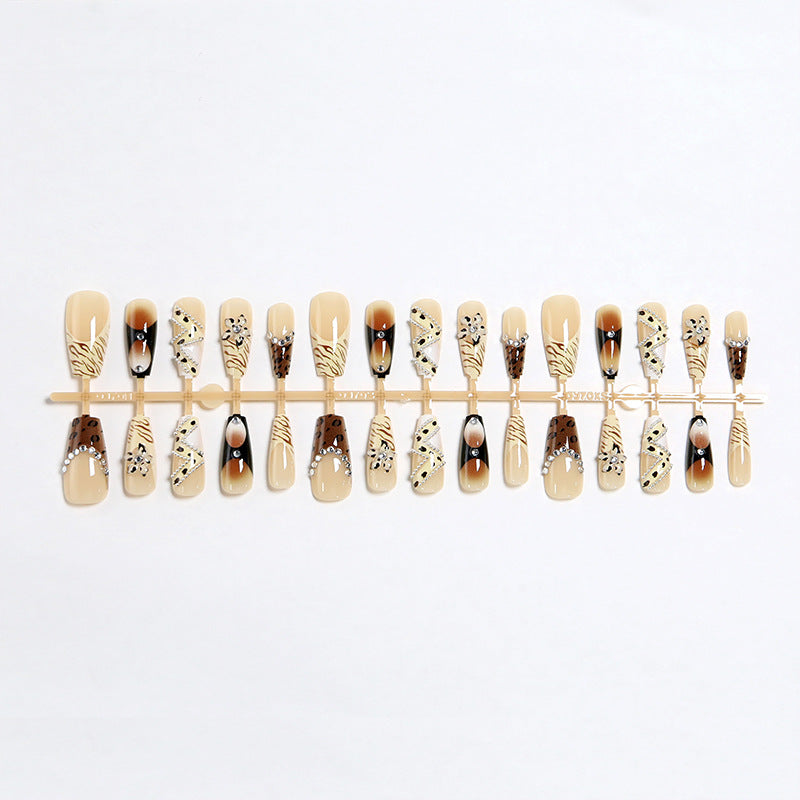 Artificial nail set with unique design Kalsten