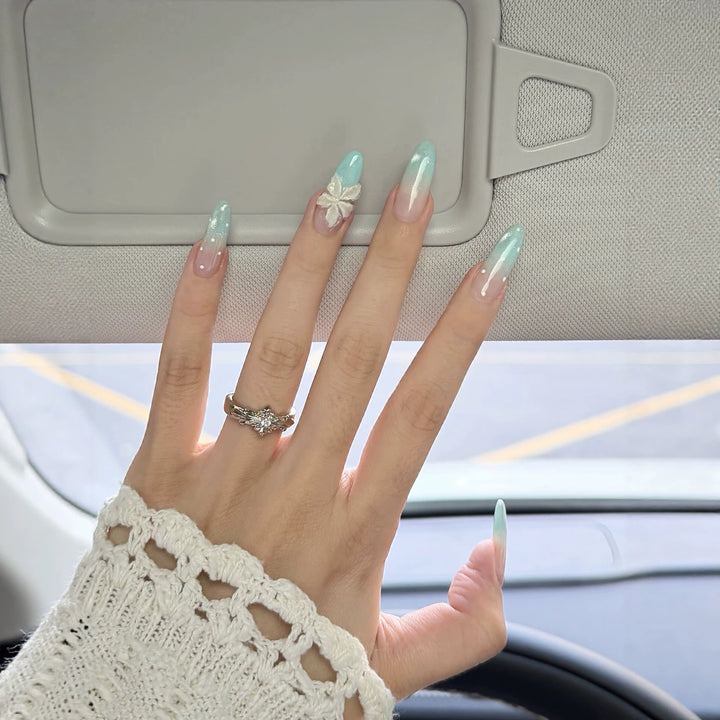 Artistic Press-On Nail Art Set with Floral and Ombre Design