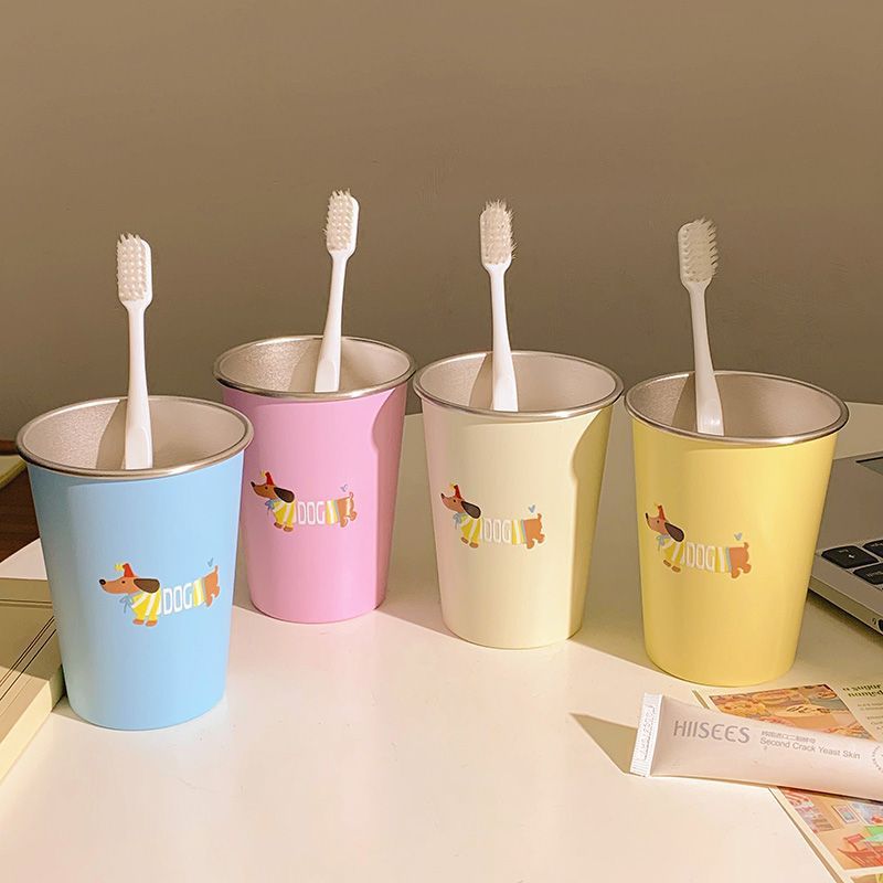 Toothbrush Holder in Modern Dog Design Kalsten