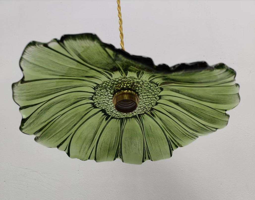 Elegant Shell-Shaped Pendant Light Fixture
