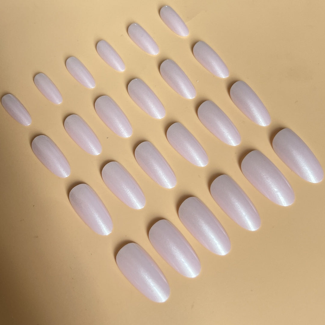 Elegant Almond Shaped Press-On Nail Extensions Kalsten