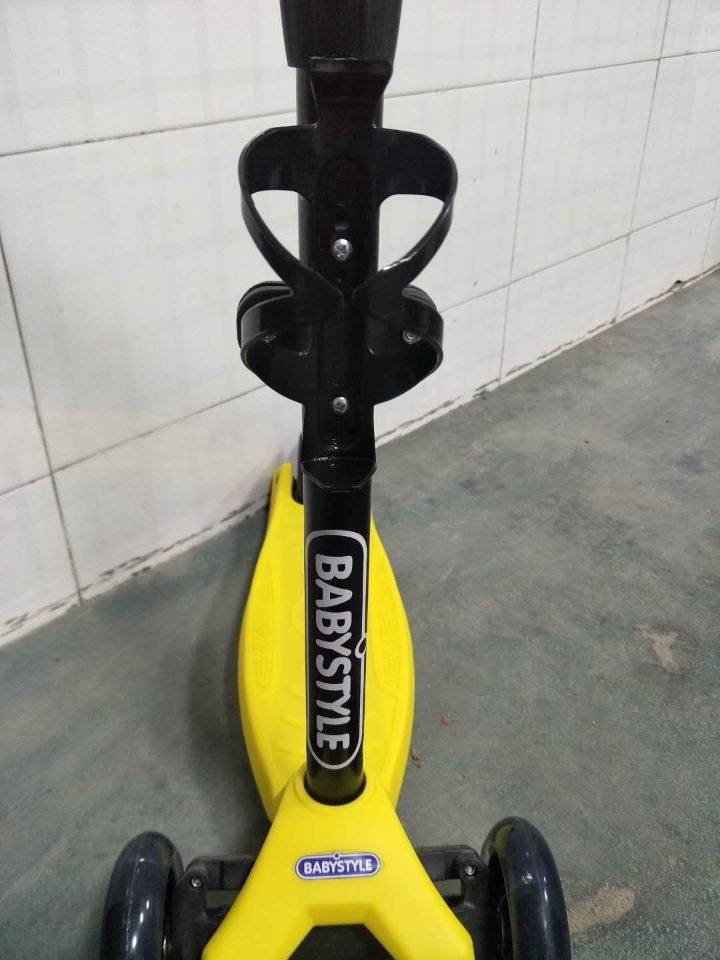 Tri-Wheel Stability Scooter Kalsten