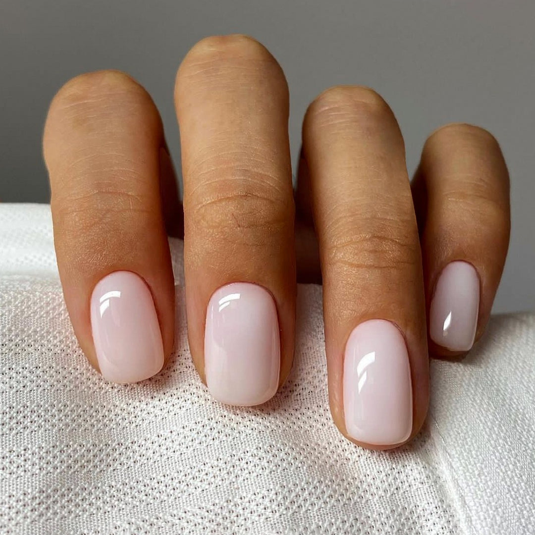 Artificial nail set with elegant and natural shine Kalsten