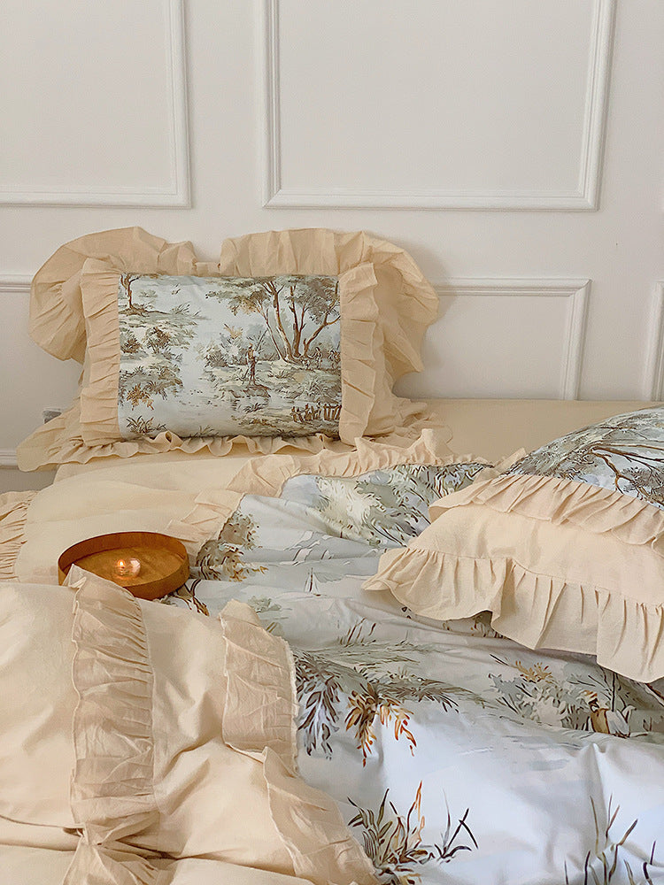 Romantic bed set with muslin look, ruffled edge and toile runner