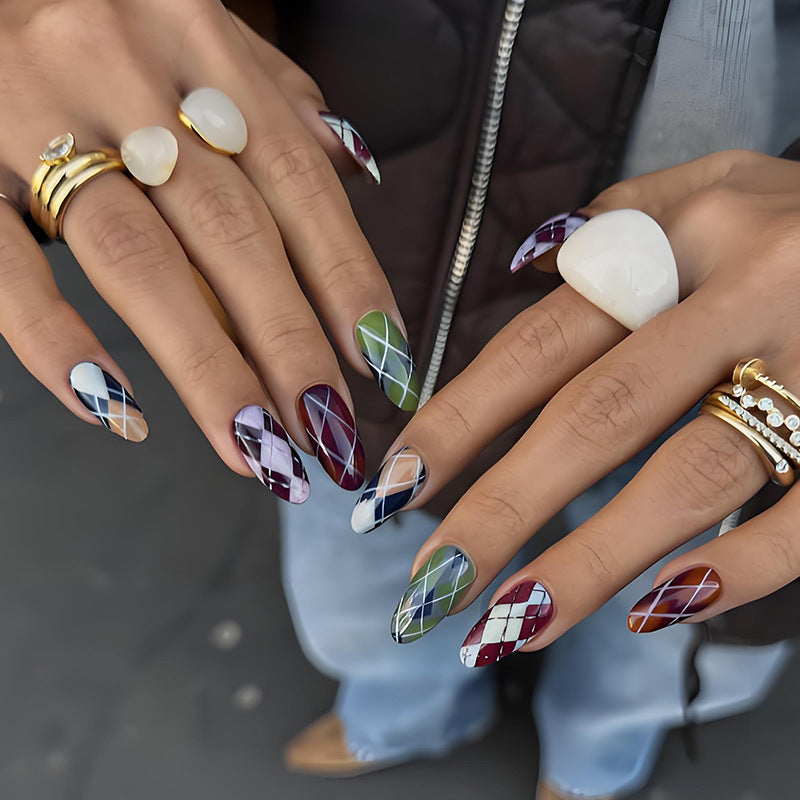 Artificial nail set with decorative diamond patterns Kalsten