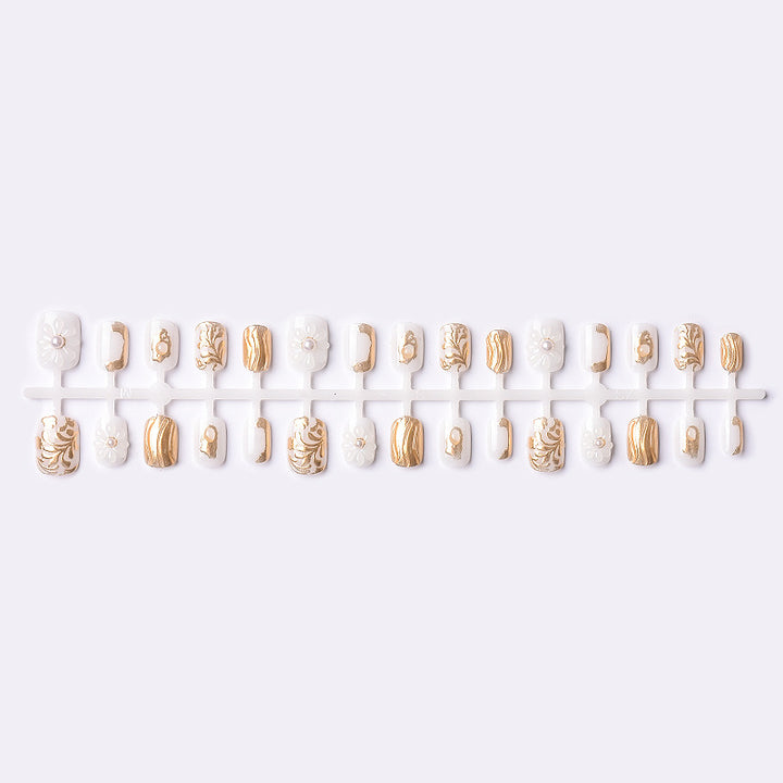 Elegant Press-On Nail Art Set with Gold Detailing Kalsten