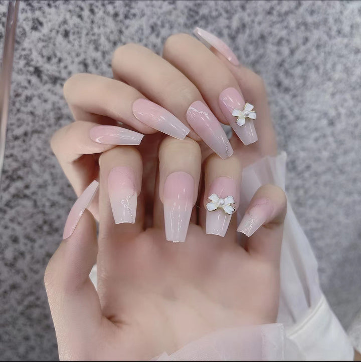 Artistic Press-On Nail Design Kalsten