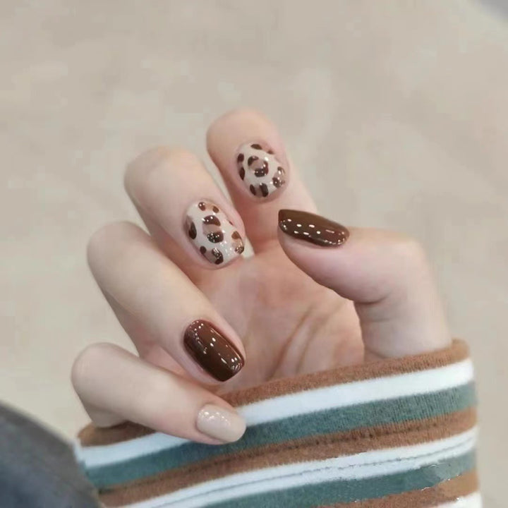 Chic Leopard Print Press-On Nails