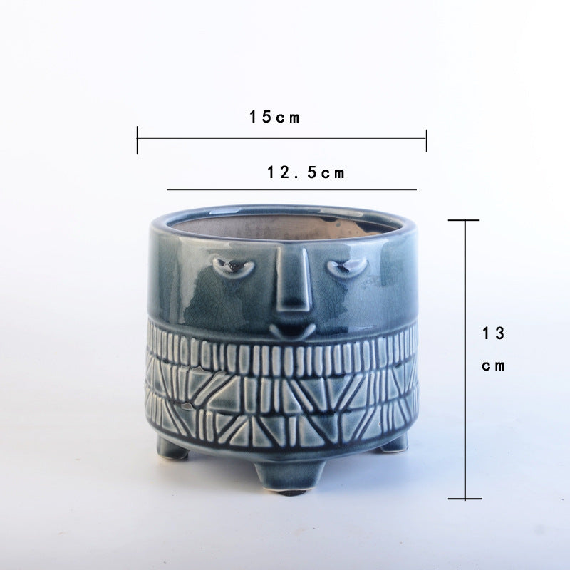 Decorative plant pot with facial features Kalsten