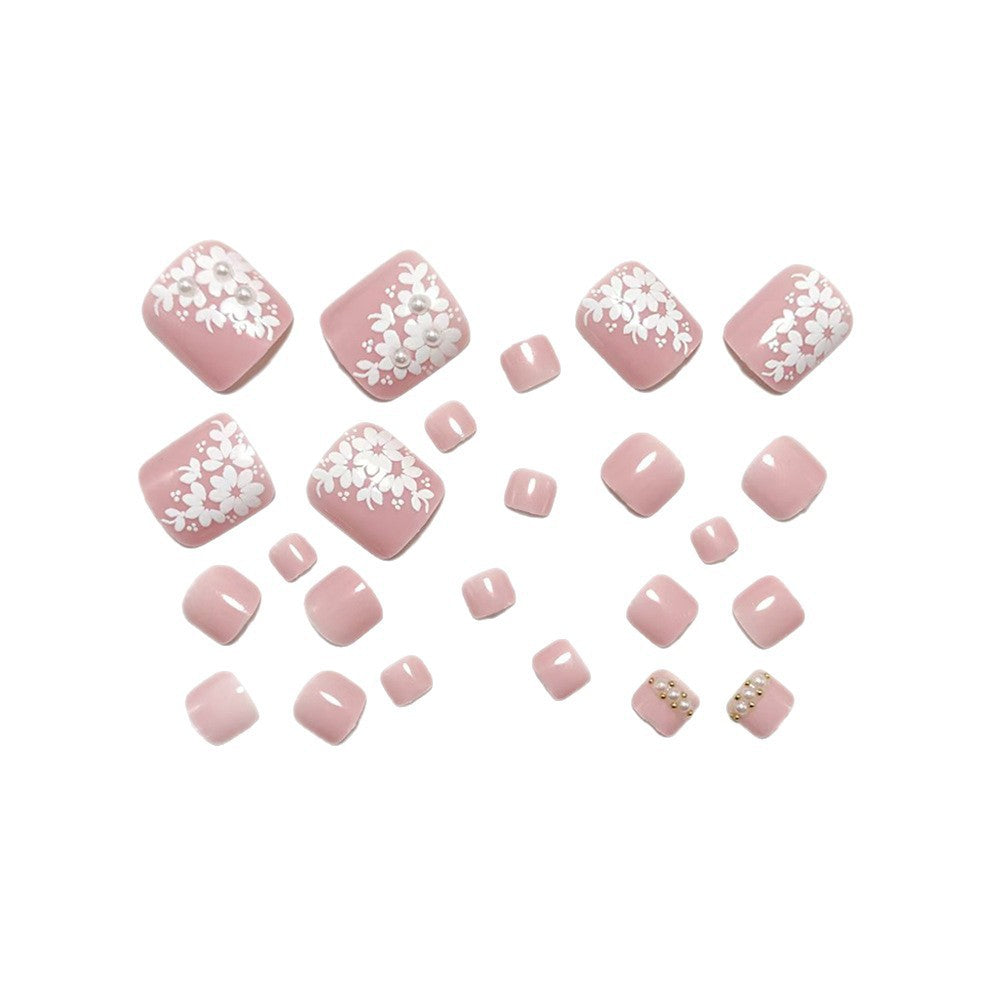 Artificial nails with delicate flower design and elegant accents Kalsten