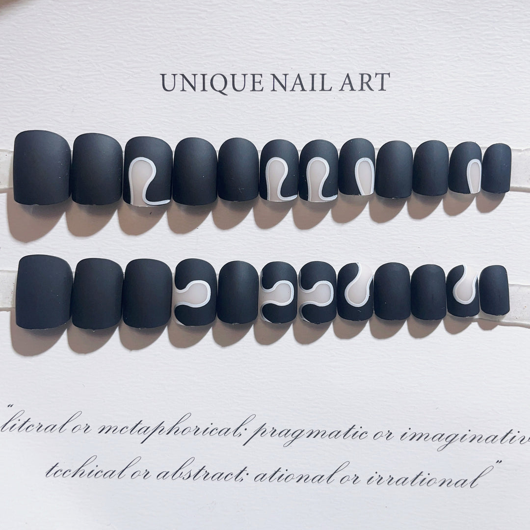 Unique Matte Press-On Nail Set