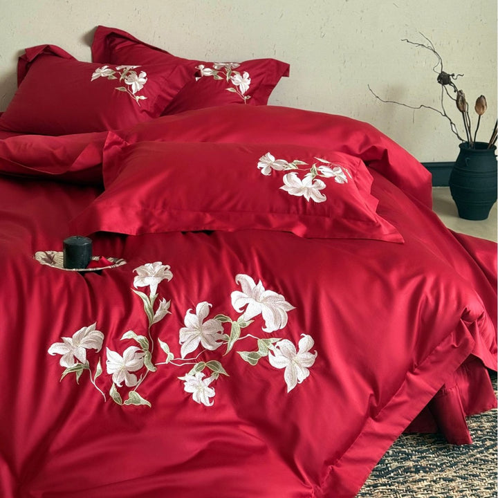 Embroidered cotton satin bedding set with floral appliqué embroidery and Oxford pillowcases