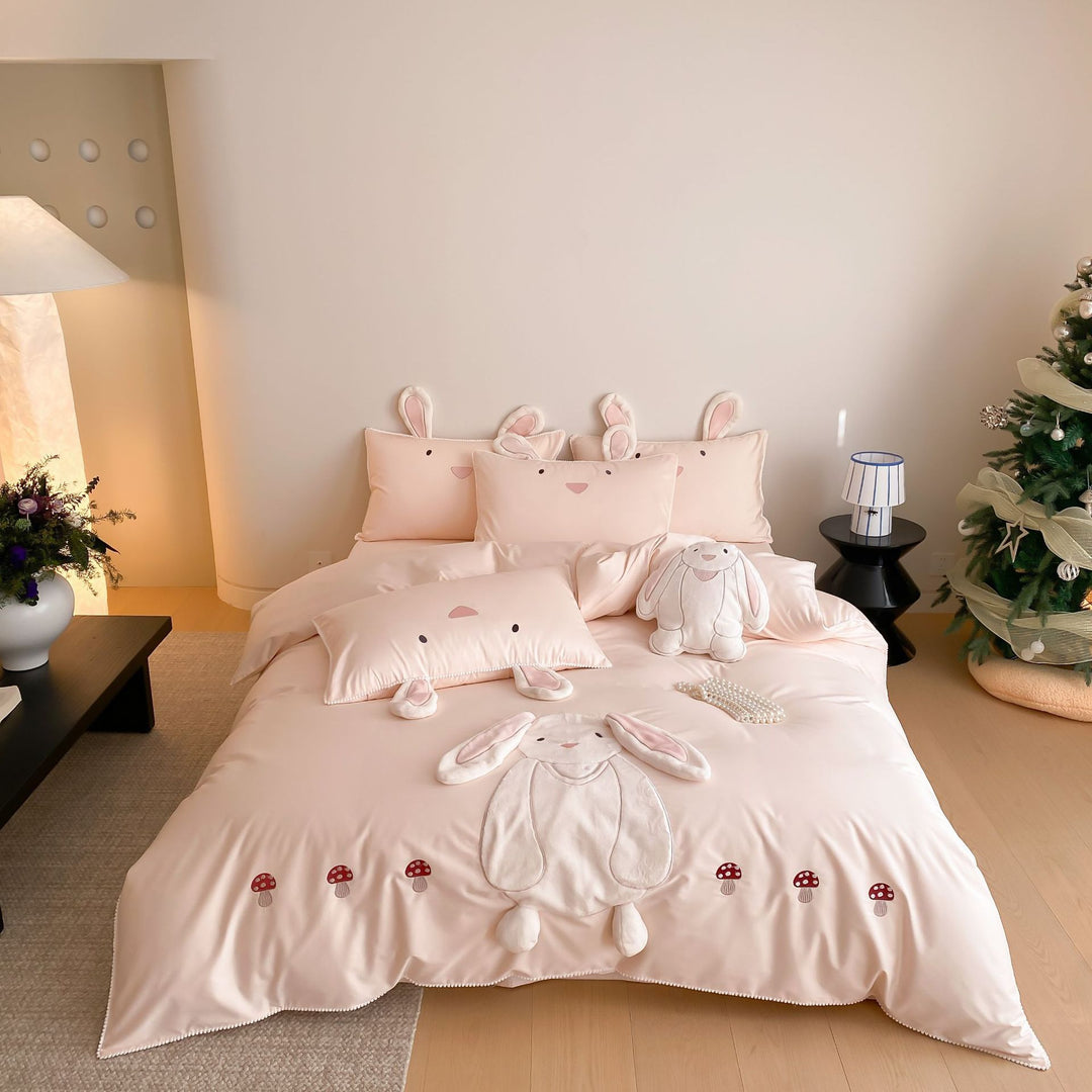 Kids bedding set with 3D bunny appliqué and cuddle pillow