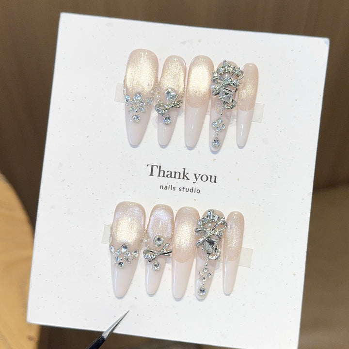 Elegant application of artificial nails Kalsten