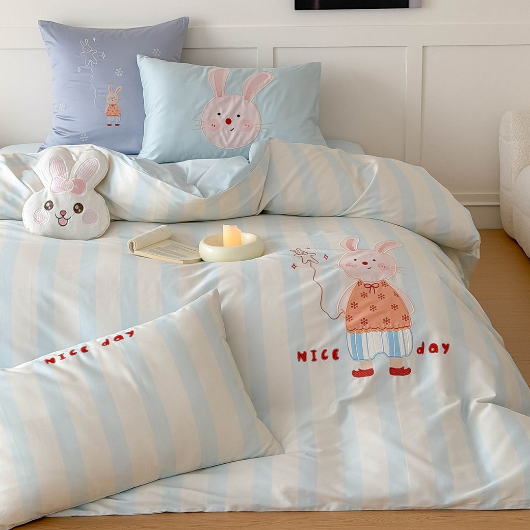 Children's bedding set with striped cotton satin and cute bunny appliqués