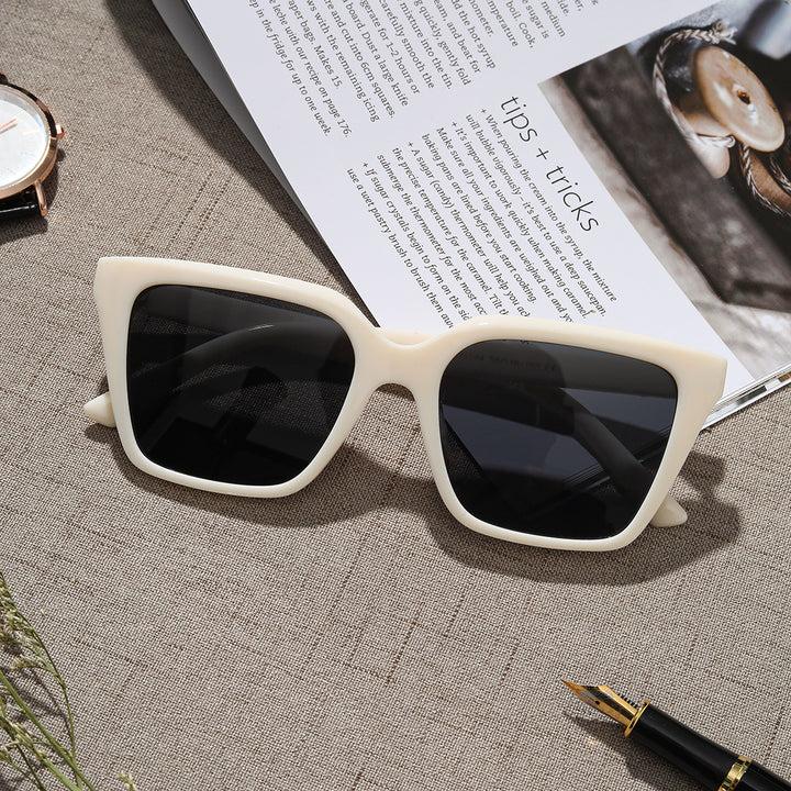 Women's geometric sunglasses with protective UV filter and stylish tortoiseshell design Kalsten