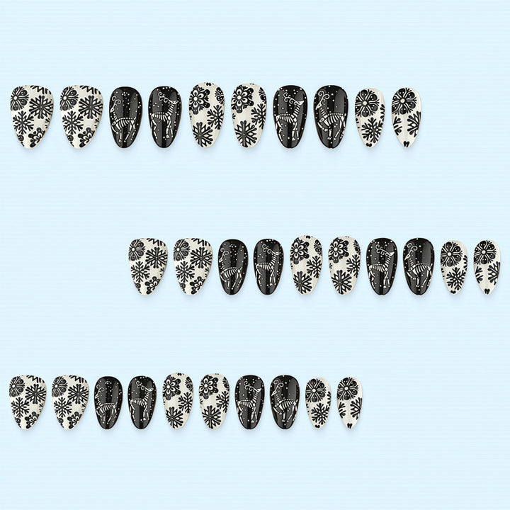 Artificial nails in a unique winter design with snow and reindeer motifs Kalsten