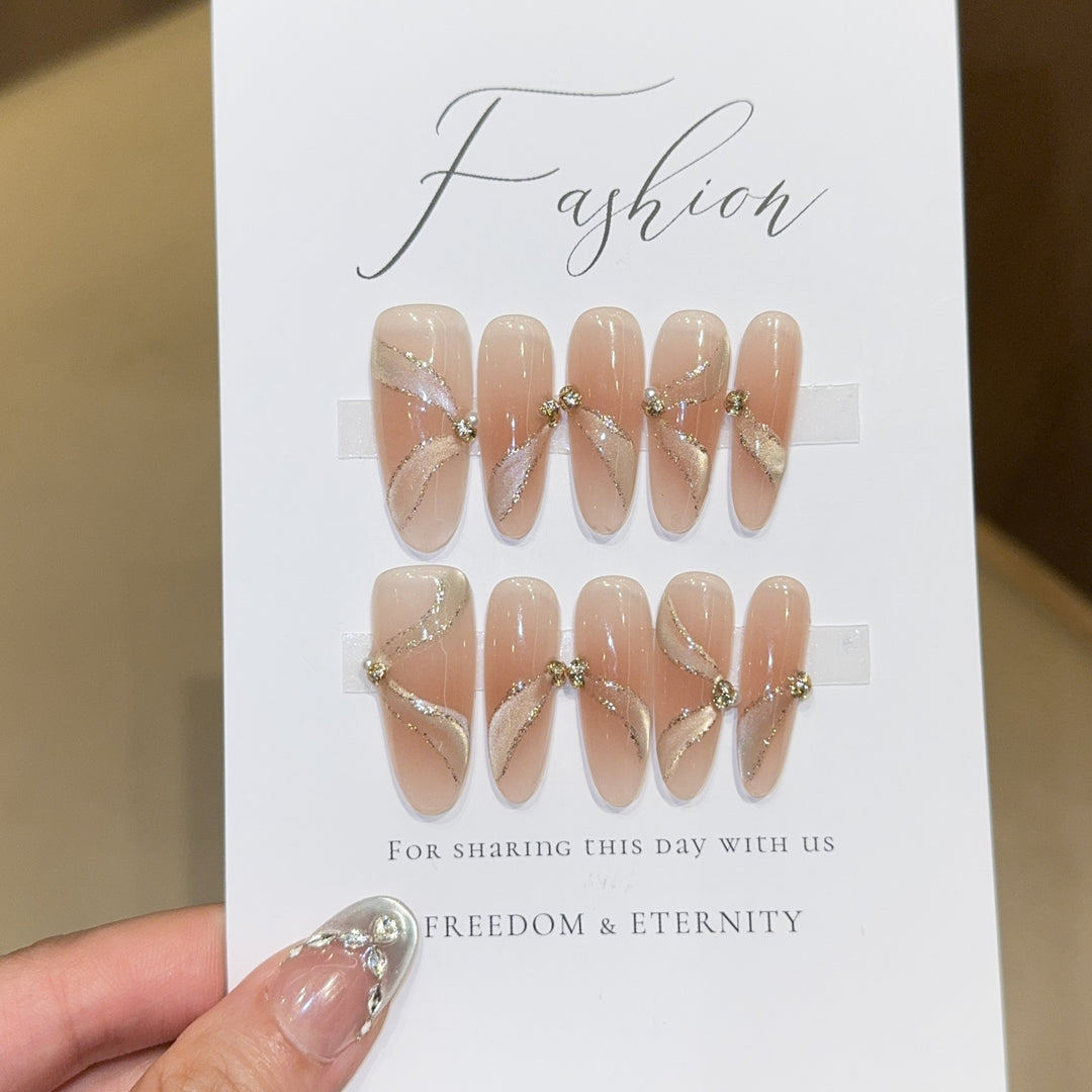 Artificial nails with elegant rhinestone accents Kalsten