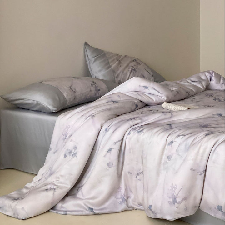 Bedding set made of cotton satin with floral vintage print