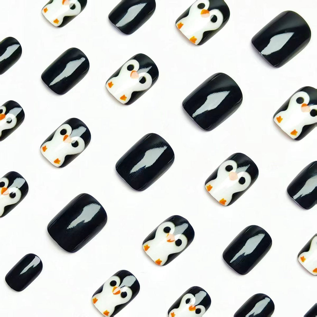Playful Penguin-Themed Nail Art Kalsten