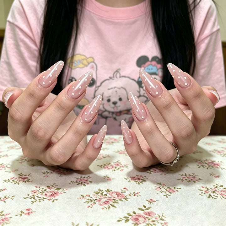Elegant Almond-Shaped Nail Enhancements Kalsten