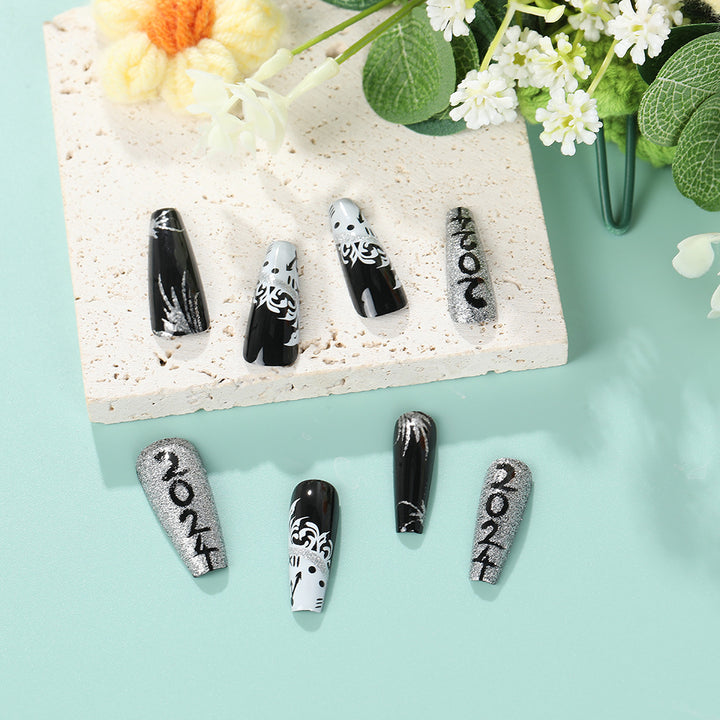 Artificial nails in elegant black and white design Kalsten