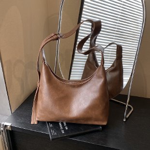 Soft Leather Minimalist Hobo Bag Kalsten