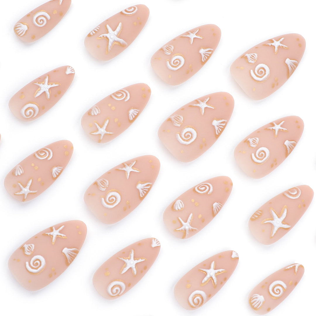 Artful nail design with maritime motifs Kalsten