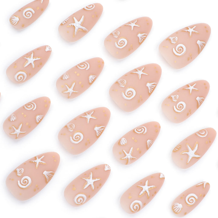 Artful nail design with maritime motifs Kalsten