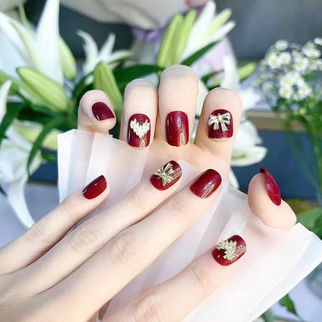 Elegant Nail Art Kalsten