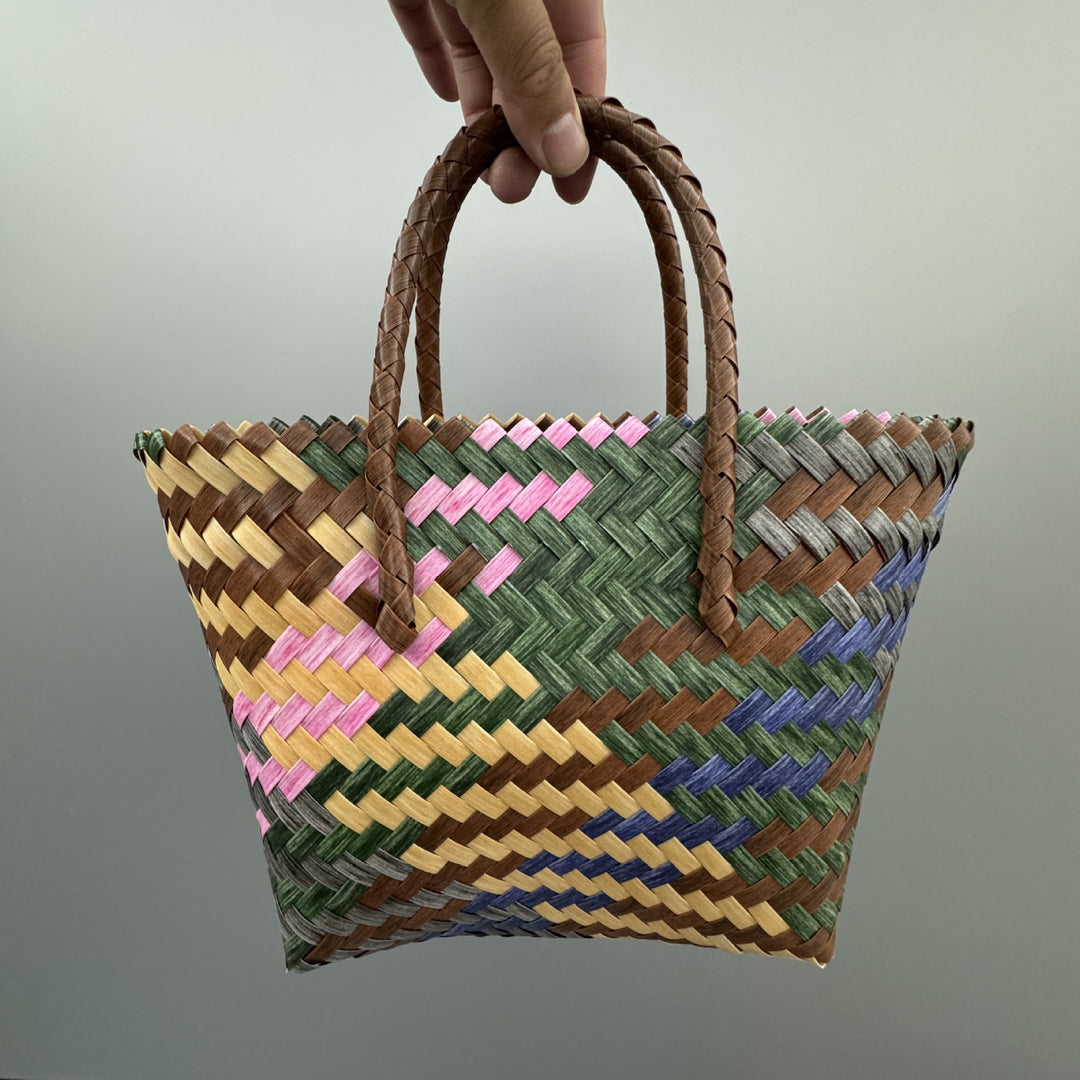 Playful and Handmade Basket Bag Kalsten