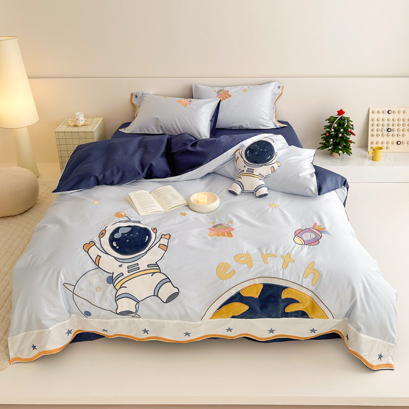 Children's duvet cover set with 3D car application and embroidered design made of softly woven cotton satin