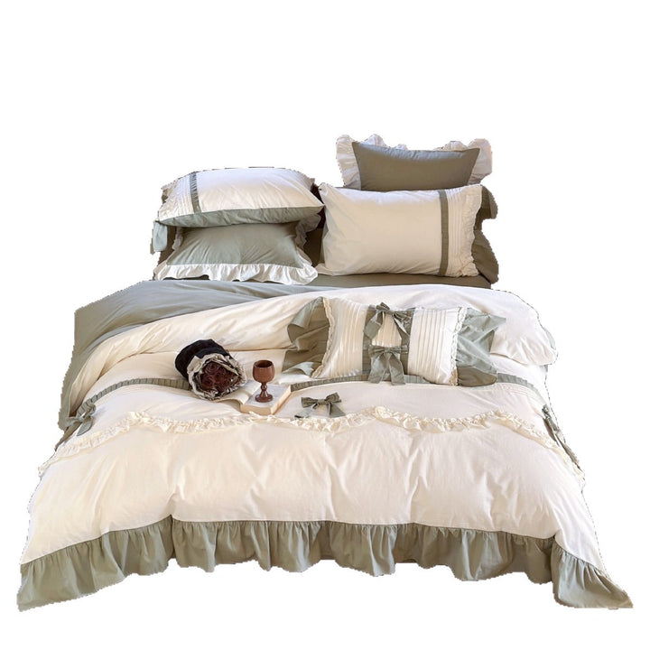 Bedding set in cottage chic with gathered hem and bow application
