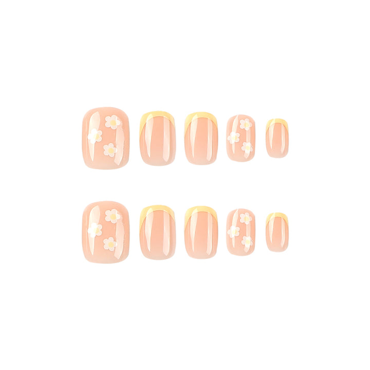 Artistic Nail Art with Long-Lasting Floral Look Kalsten