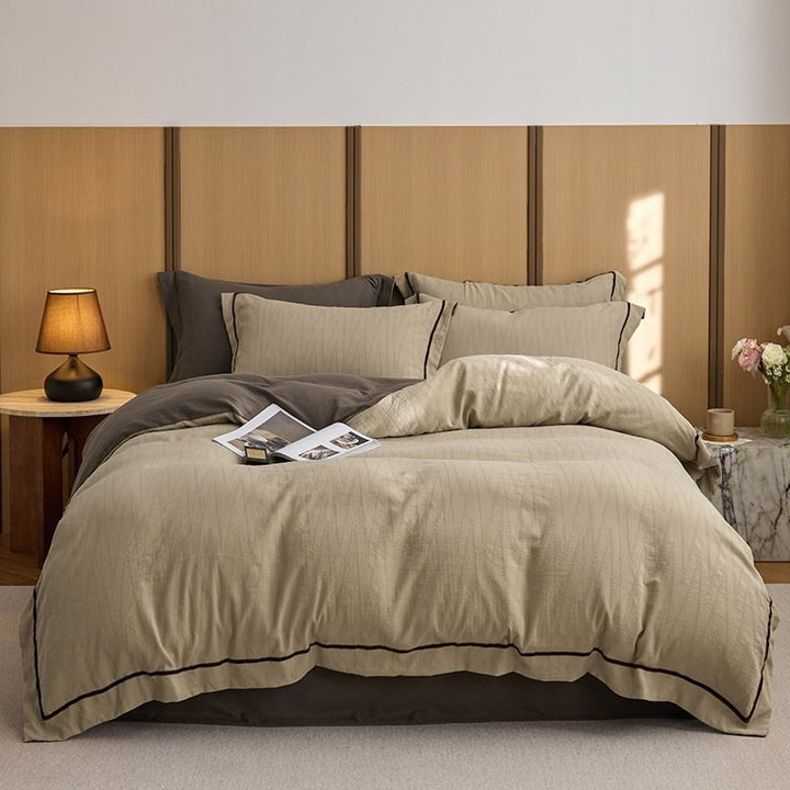 Noble cotton bedding set with structured quilting and reversible function