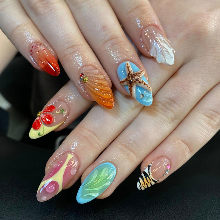 Artistic Beach-Themed Press-On Nail Set Kalsten