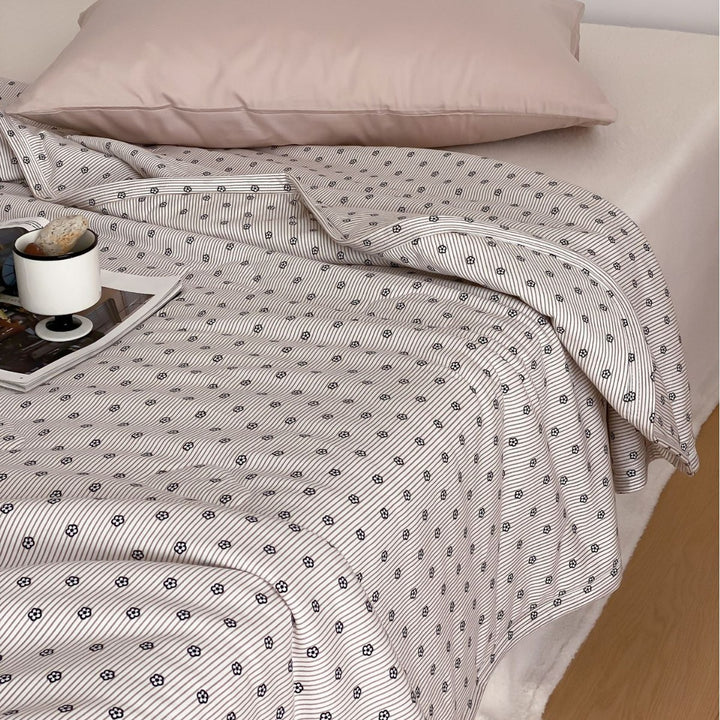 Quilted Comfort Comforter with Cute Cloud Dog Design
