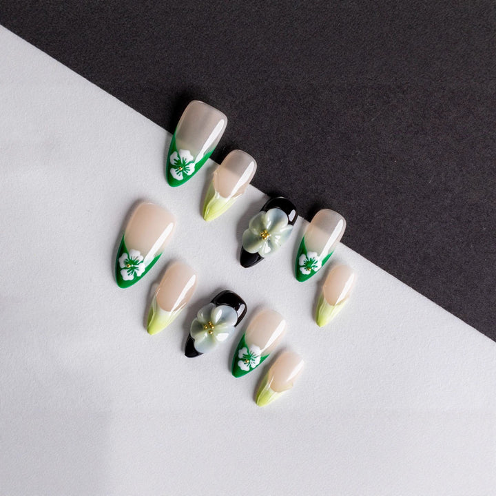 Floral Art Press-On Nail Design