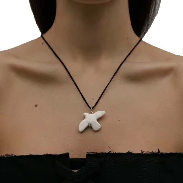 Artistic pendant necklace Kalsten