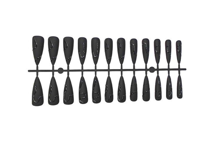 Artificial nail set with stylish geometric designs Kalsten