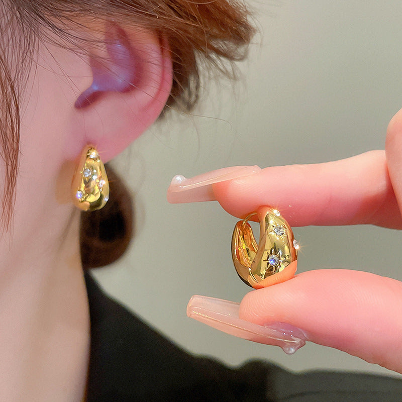 Fashionable earrings with floral design Kalsten