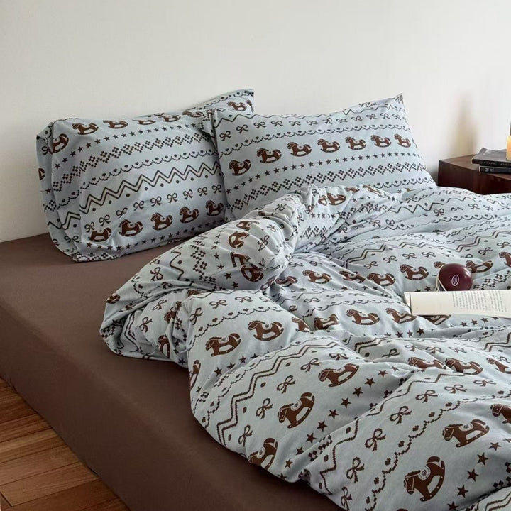 Fluffy cotton bedding set with nostalgic rocking horse pattern