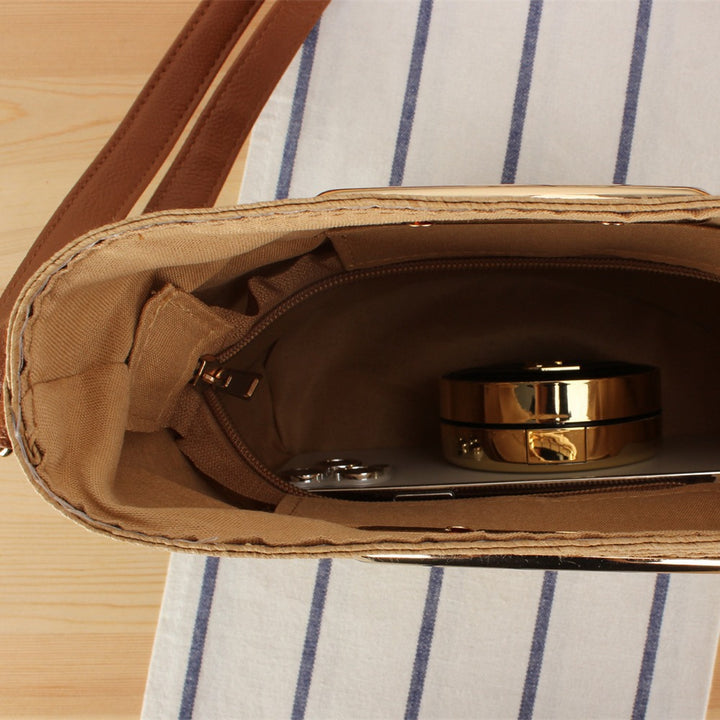 Shoulder bag made of handwoven natural material with elegant handle Kalsten