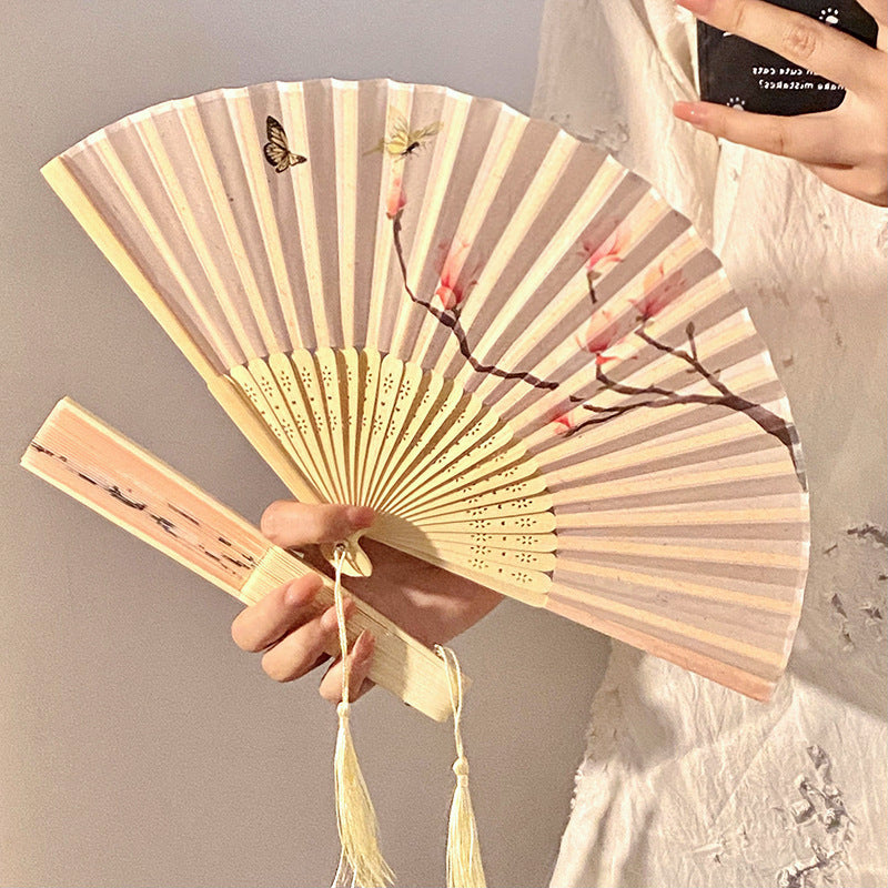 Handcrafted fan with elegant floral pattern Kalsten