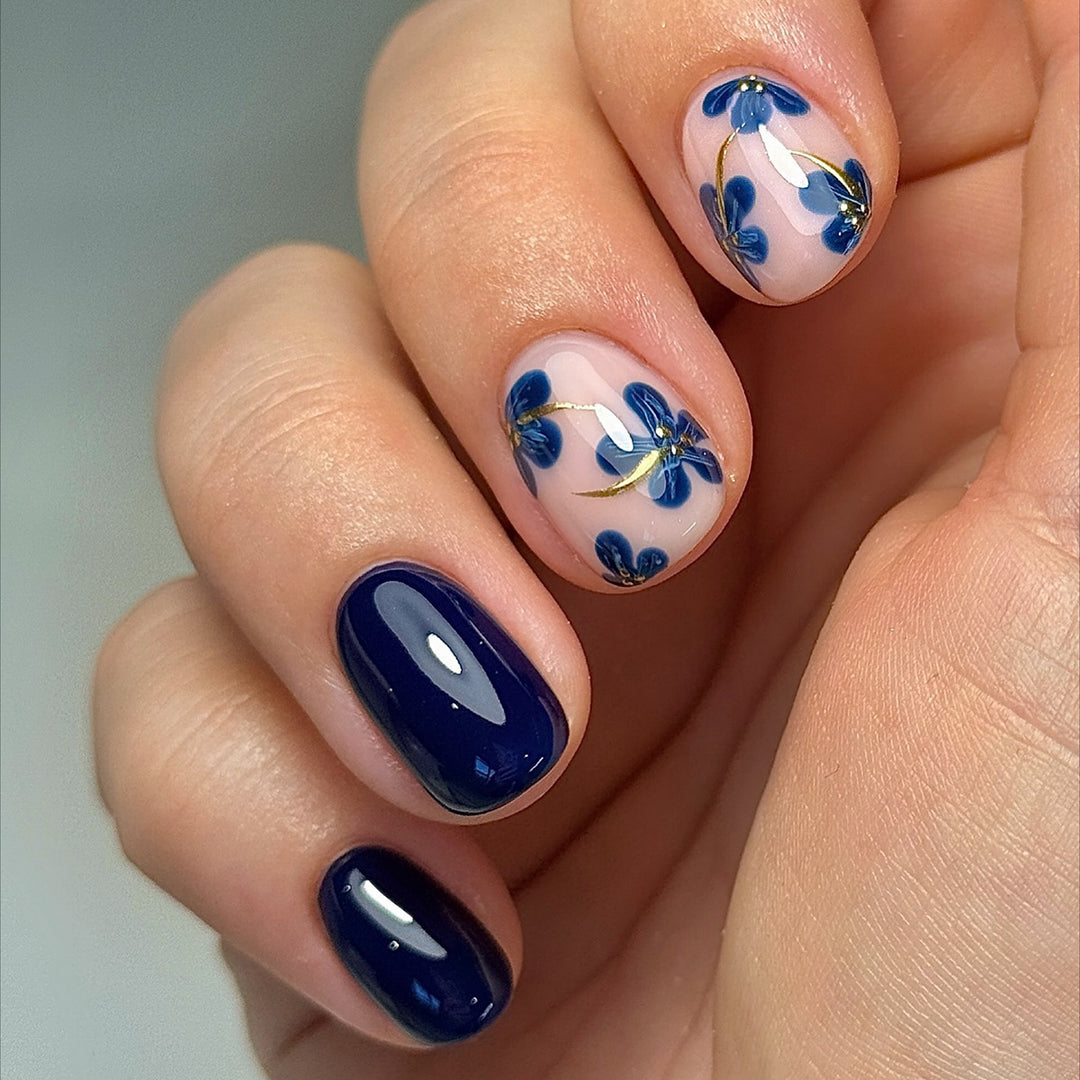 Floral and Glossy Press-On Nails Kalsten