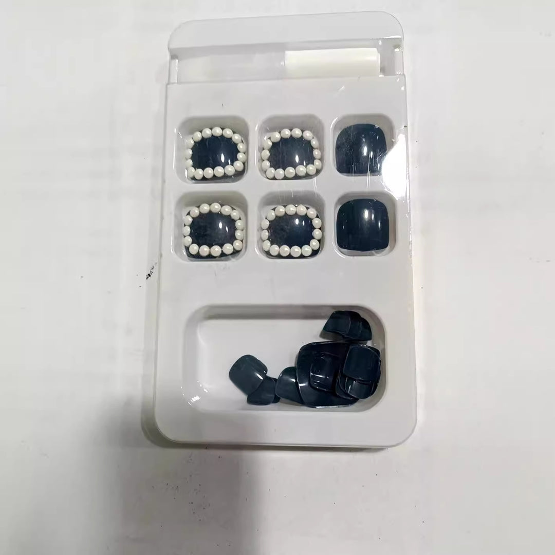 Decorative Press-On Nail Set with Pearl Accents Kalsten